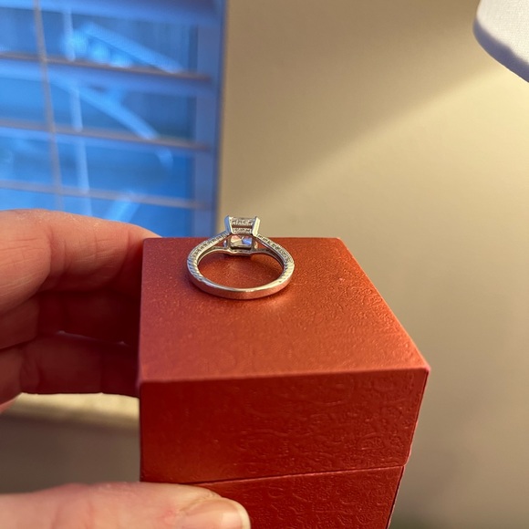 Princess Cut Engagement Ring - Picture 9 of 11